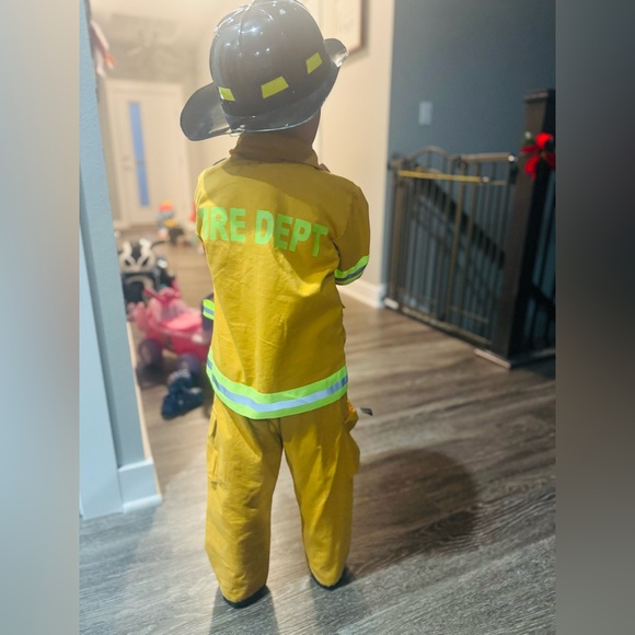 Kids Firefighter Costume - Yellow and Black - Picture 4 of 7